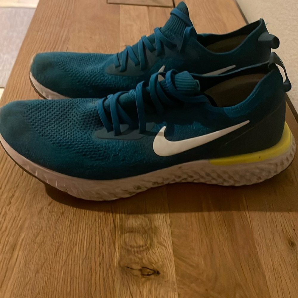 Size 10.5 men shoe